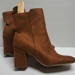 Women's brown suede boots, size 9.5